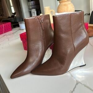 Tory Burch Sculpted Wedge Ankle
98mm